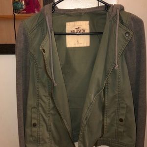 This is a amazing army green jean jacket.